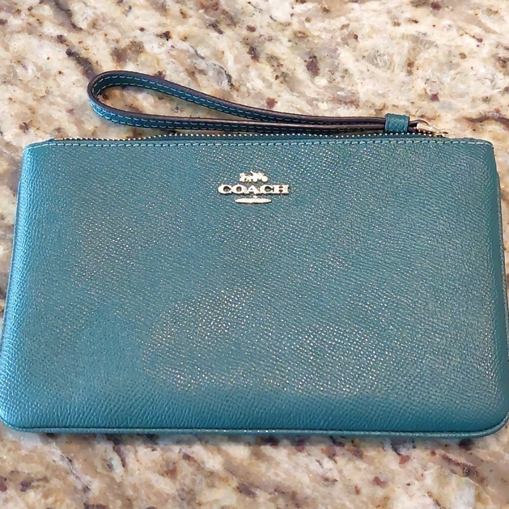 NWT- Coach Wristlet Green